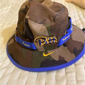 Nike Authentic Team Issue bucket hat